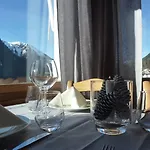 Le Roitelet Отель Шатель